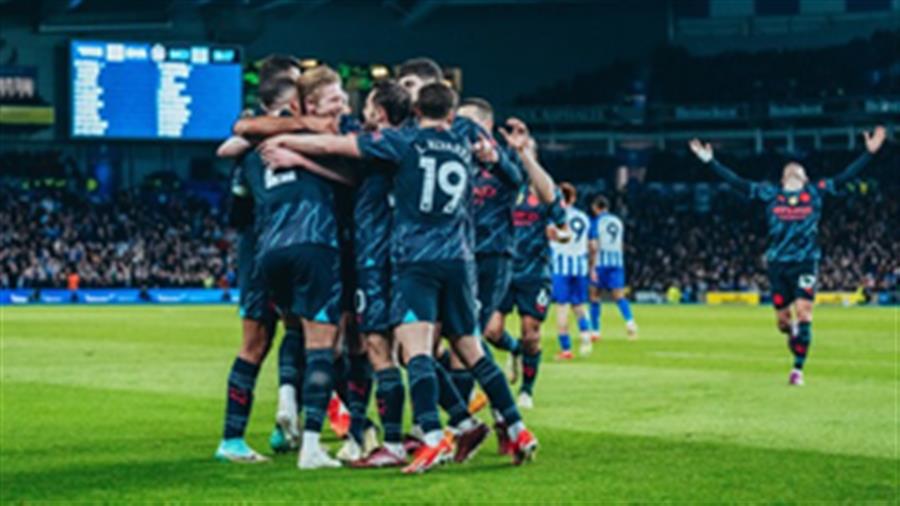 Premier League: Foden&#39;s brace takes Man City close to leaders Arsenal