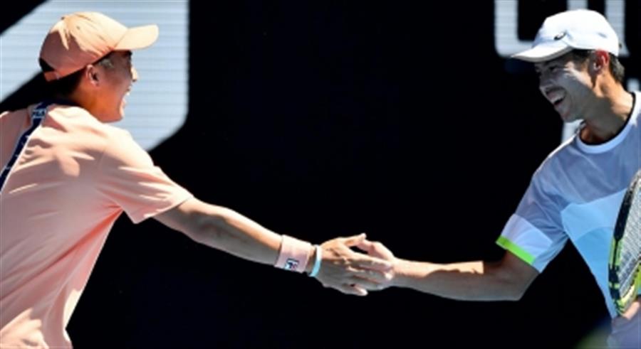 Australian Open: Local wildcards Kubler-Hijikata stuns top seed to enter men's doubles semifinal