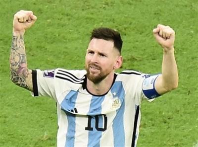 Football: World Cup hero Messi 'grateful' to Argentine fans after homecoming celebration