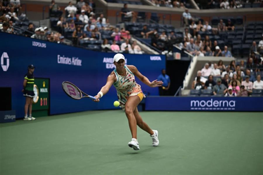 US Open: Madison Keys stuns Pegula to set up quarters clash with Vondrousova