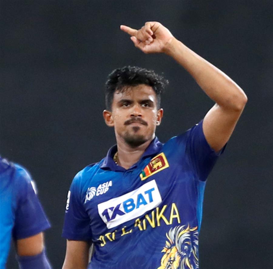 Sri Lanka suffer injury blow to key spinner Maheesh Theekshana