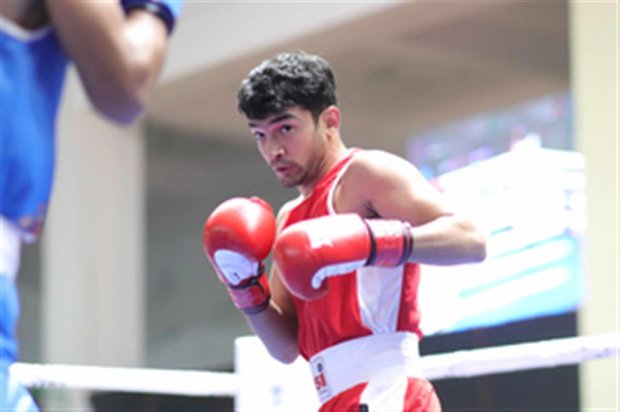 Shiva Thapa & Amit Panghal kick off with a win at the men’s national boxing championship